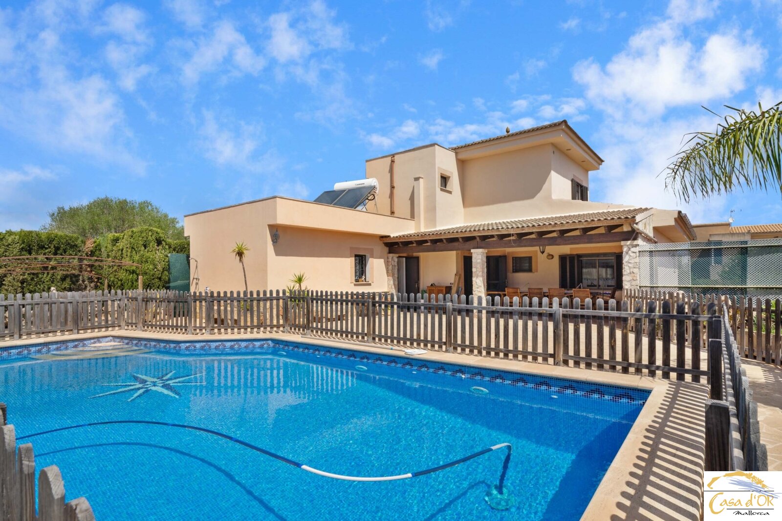 Mediterrane Familienvilla mit Pool, Sommerküche und absoluter Privatsphäre in Portocolom 