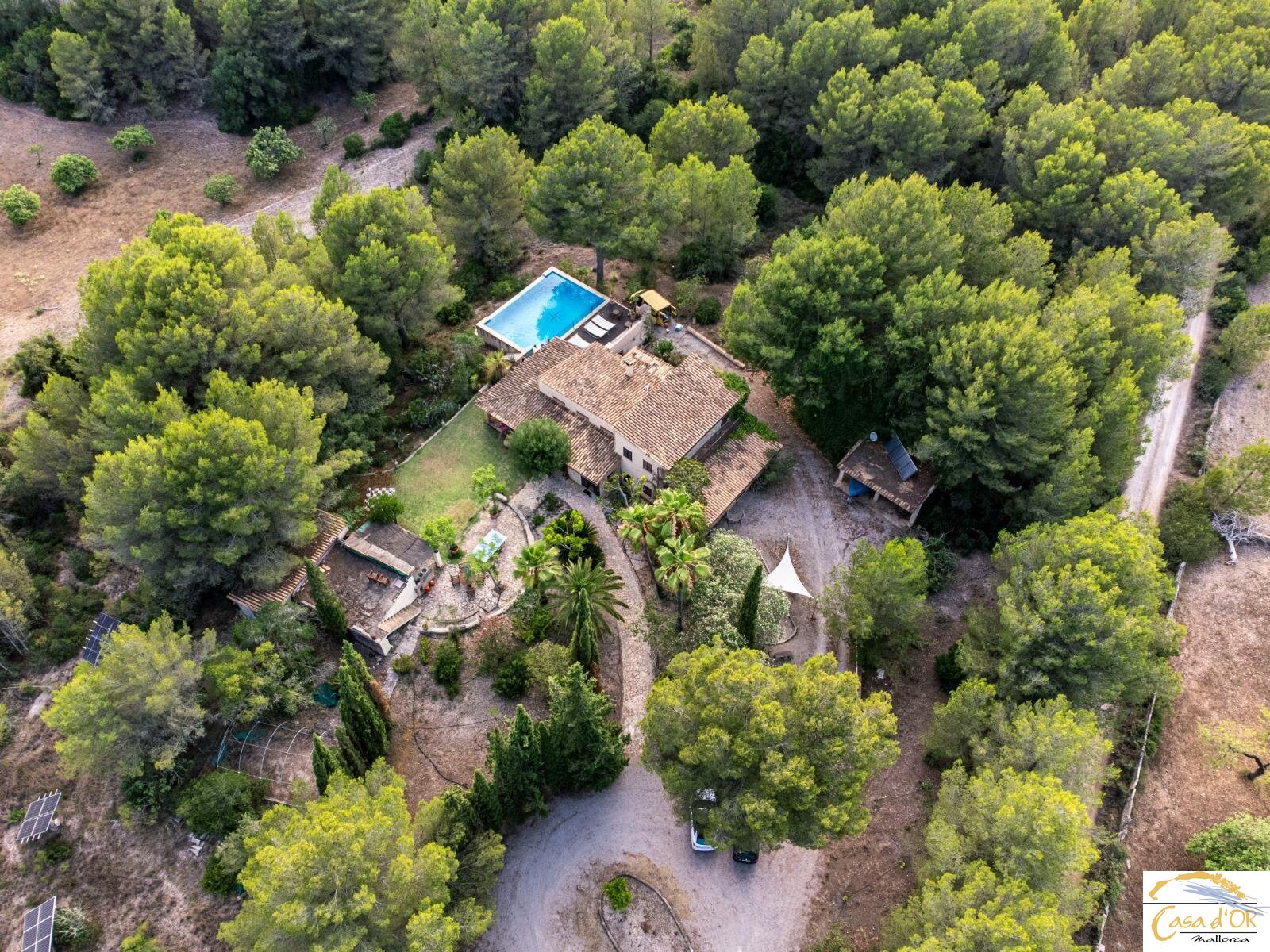 Exklusive Natursteinfinca mit Gästehaus, Infinity Pool und ETV-Lizenz nahe Artà 