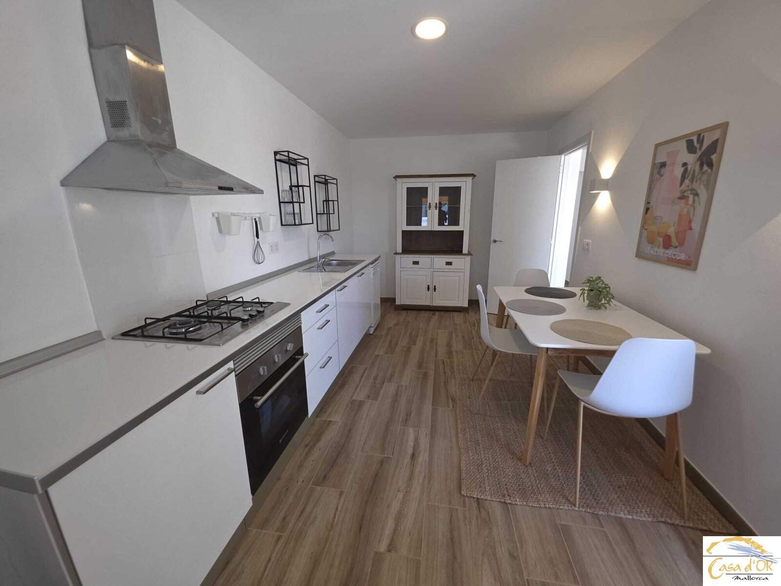 Haus mit 2 Wohnungen und 2 Studios