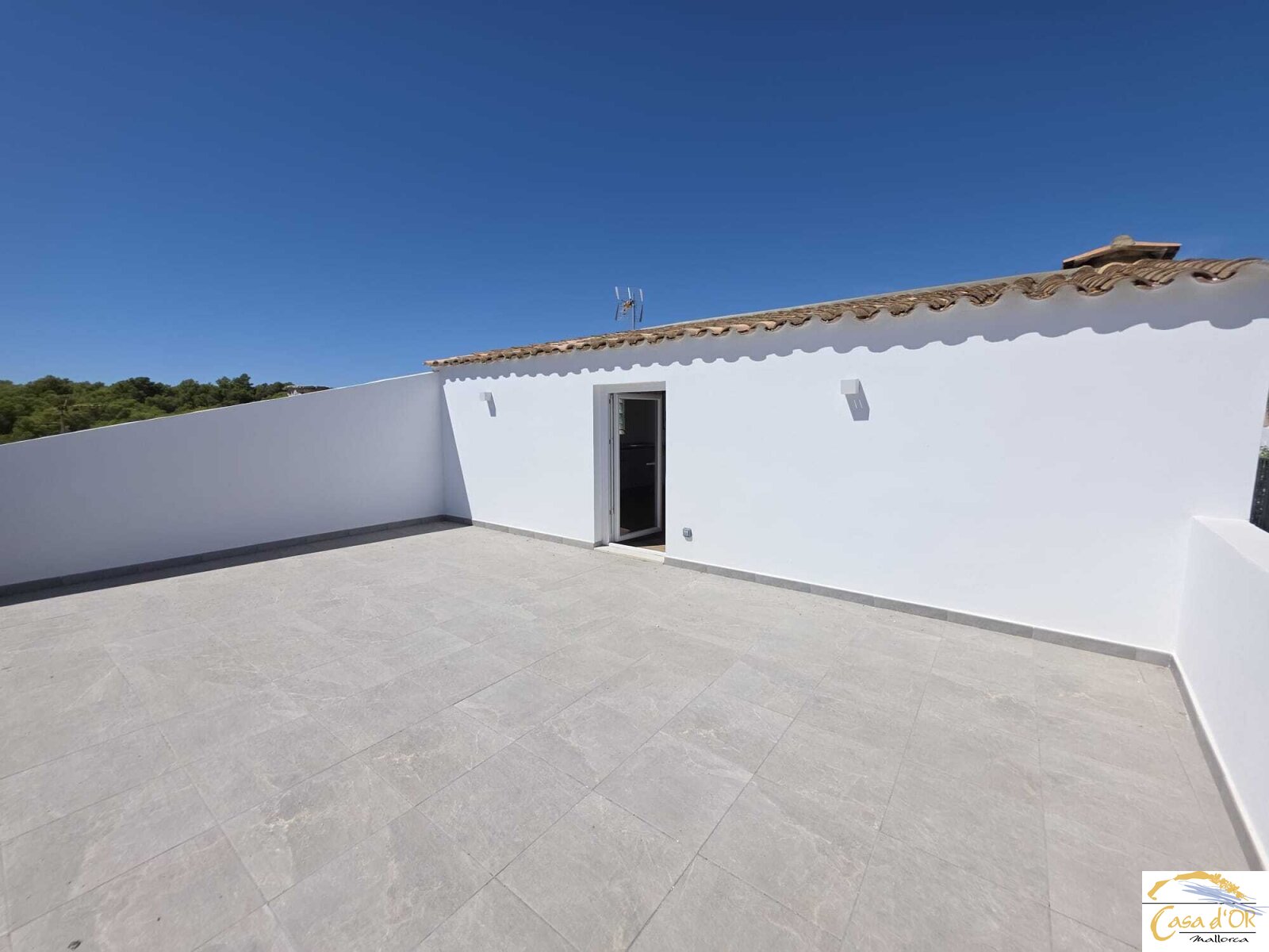 Haus mit 2 Wohnungen und 2 Studios