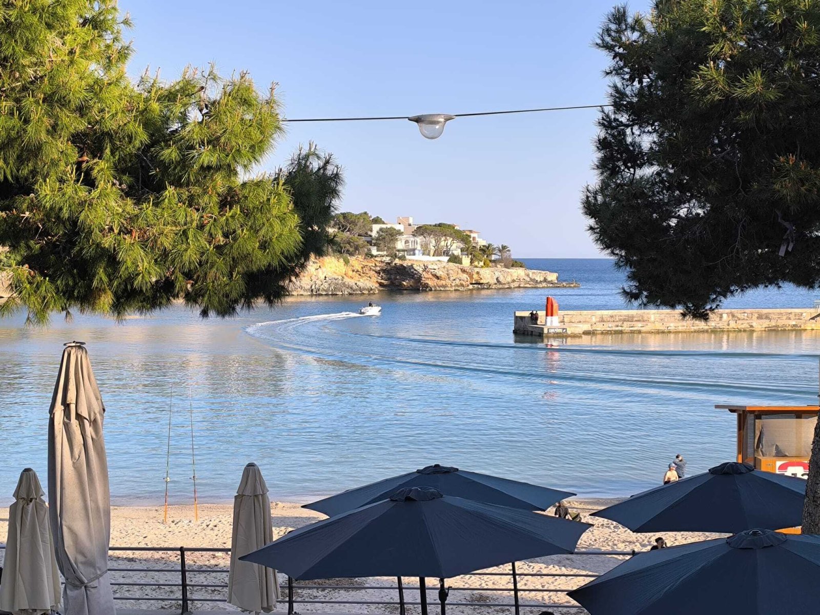 Fully renovated luxury maisonette with large terrace & sea view – First beach line in Porto Cristo 