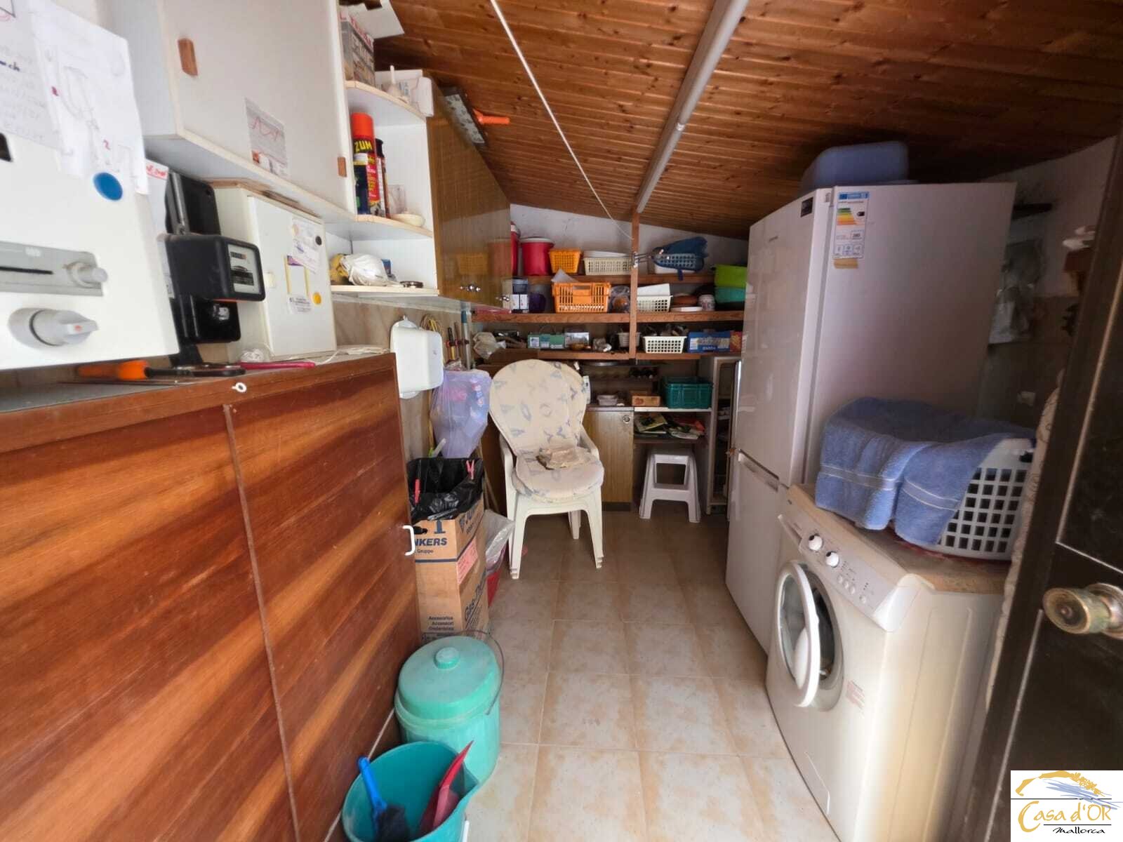 Laundry room (storage room)