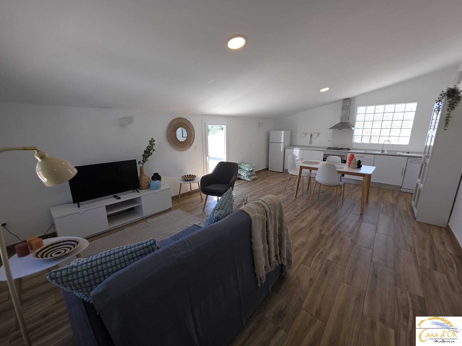 House with 2 apartments and 2 studios