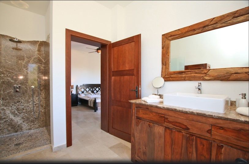 bathroom bathroom