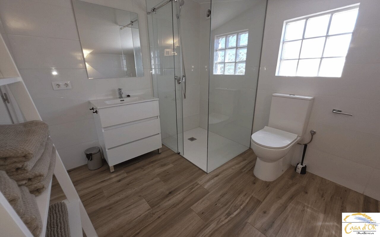 bathroom bathroom