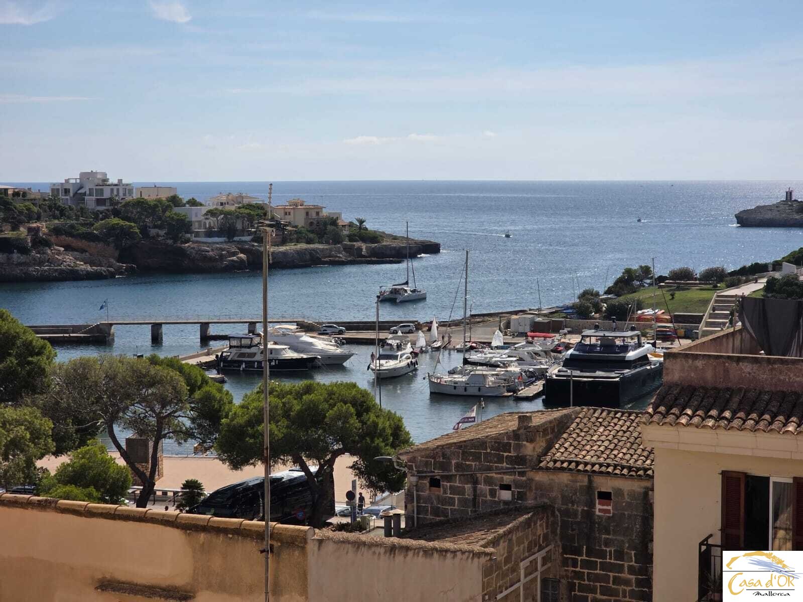 Edificio residencial con 3 apartamentos renovados cerca de la playa y el puerto en Porto Cristo 