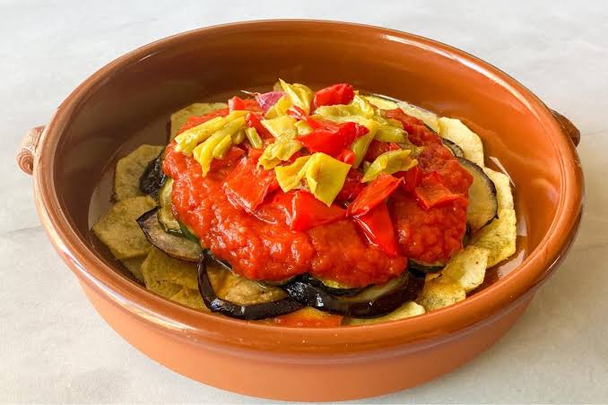 Traditionelles mallorquinisches Gericht Tumbet